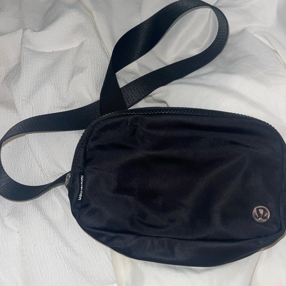 Black Lululemon Belt Bag